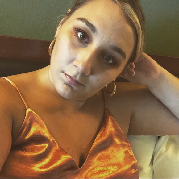 Meet your Posher, Stephanie - Picture 1 of 1